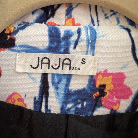 Splashy multi colored blazer. size small - Picture 2 of 8